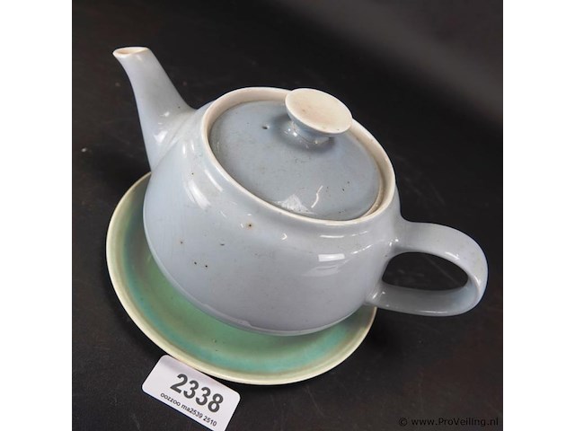 Ceramique maastricht theepot op schotel - afbeelding 2 van  5