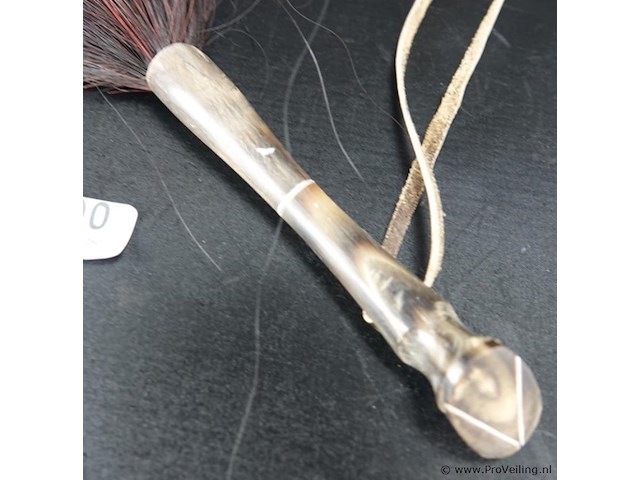 Ceremoniële afrikaanse vliegenmepper - afbeelding 2 van  5