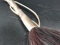 Ceremoniële afrikaanse vliegenmepper - afbeelding 5 van  5