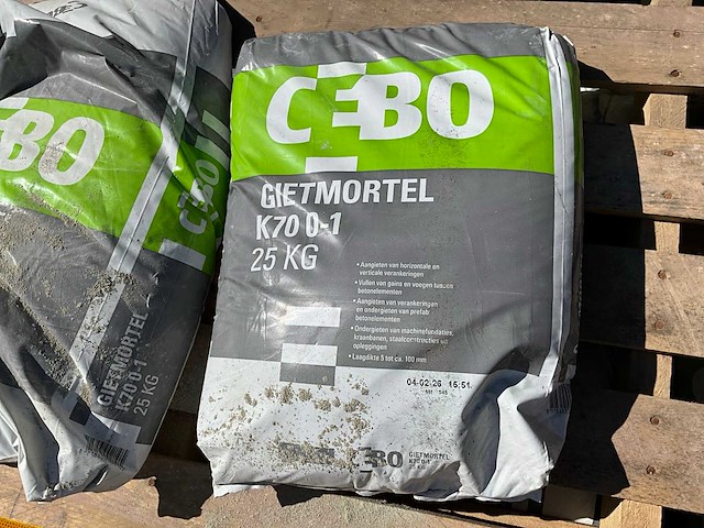 Cero k70 0-1 zak gietmortel “25 kg” (15x) - afbeelding 1 van  3
