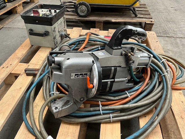 Ces a 3139 puntlasmachine - afbeelding 1 van  6