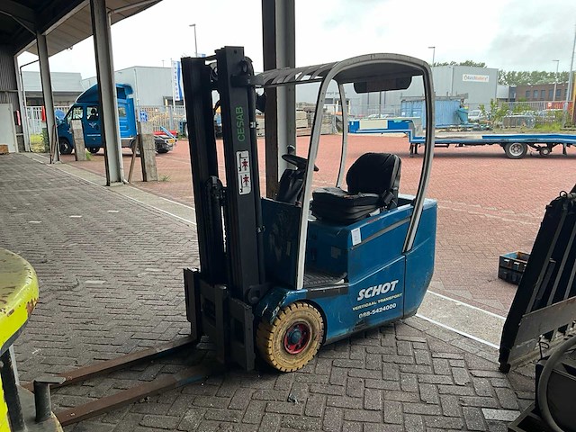 Cesab - forklift trucks - 2008 - afbeelding 1 van  10