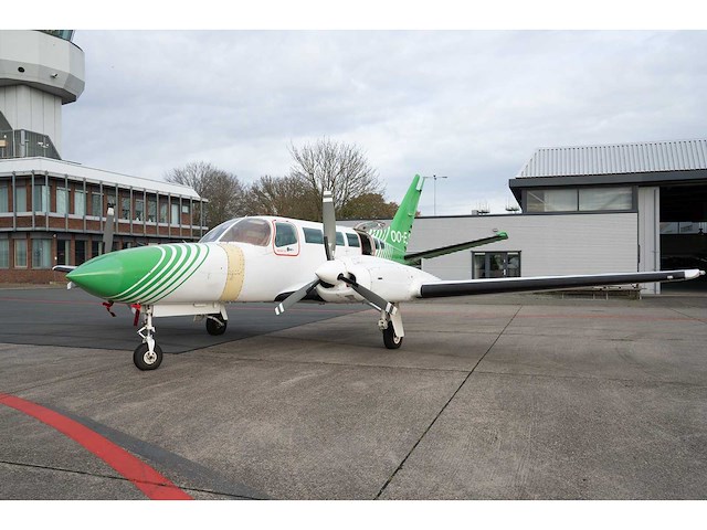 Cessna 404 titan courier ‘long endurance’ (survey) aircraft - afbeelding 10 van  66