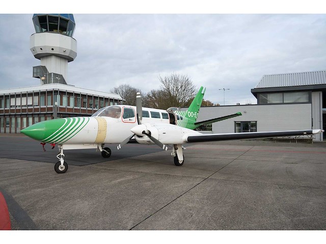 Cessna 404 titan courier ‘long endurance’ (survey) aircraft - afbeelding 23 van  66