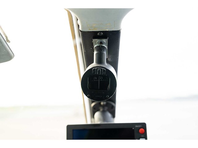 Cessna 404 titan courier ‘long endurance’ (survey) aircraft - afbeelding 42 van  66