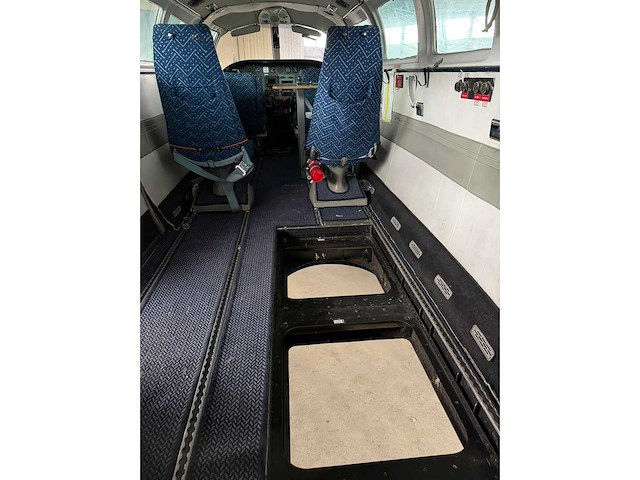 Cessna 404 titan courier ‘long endurance’ (survey) aircraft - afbeelding 48 van  66