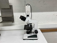 Ceti topic-t trinoculaire stereo microscoop met ikegami icd-47e camera en crt-monitor - afbeelding 4 van  9