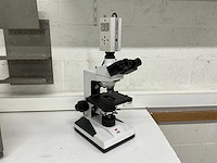 Ceti topic-t trinoculaire stereo microscoop met ikegami icd-47e camera en crt-monitor - afbeelding 1 van  9