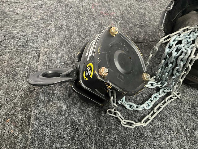 Chainhost manual towerlift (15x) - afbeelding 1 van  4