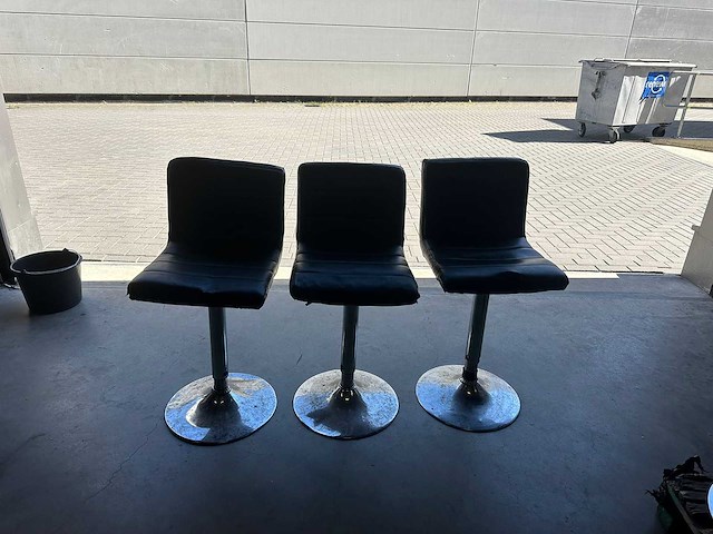 Chair (3x) - afbeelding 1 van  1