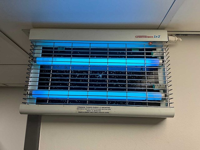 Chameleon - insectenlamp - afbeelding 2 van  2