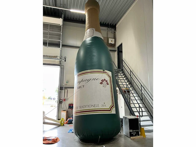 Champagnefles xxl 850cm opblaasbaar - afbeelding 6 van  12