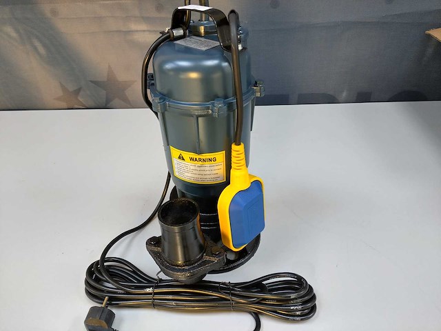 Champion - vuilwaterpomp - afbeelding 1 van  9