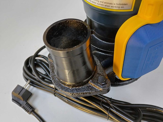 Champion - vuilwaterpomp - afbeelding 1 van  4