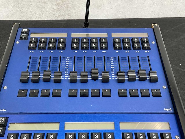 Chamsys magicq lichtmengtafel - afbeelding 4 van  4