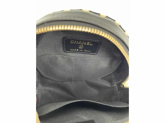 Chanel - round lambskin bag with pearls - handtas - op echtheid geconroleerd - designer - afbeelding 3 van  11