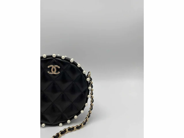 Chanel - round lambskin bag with pearls - handtas - op echtheid geconroleerd - designer - afbeelding 7 van  11