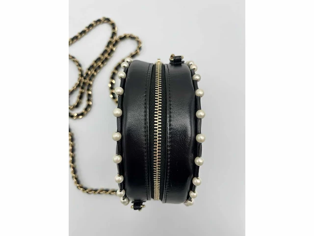 Chanel - round lambskin bag with pearls - handtas - op echtheid geconroleerd - designer - afbeelding 9 van  11