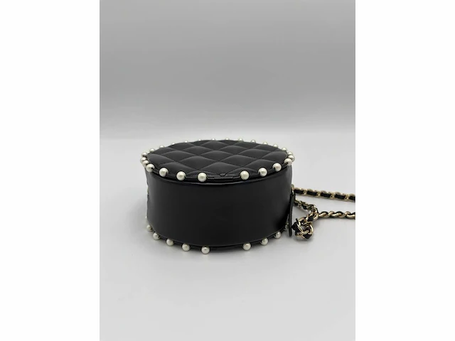 Chanel - round lambskin bag with pearls - handtas - op echtheid geconroleerd - designer - afbeelding 10 van  11