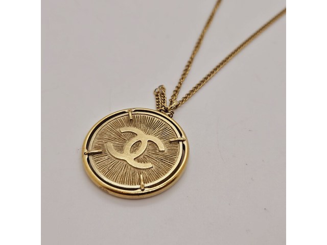 Chanel cc collier 24kt goldplated sunburst medallion pendant - afbeelding 1 van  7
