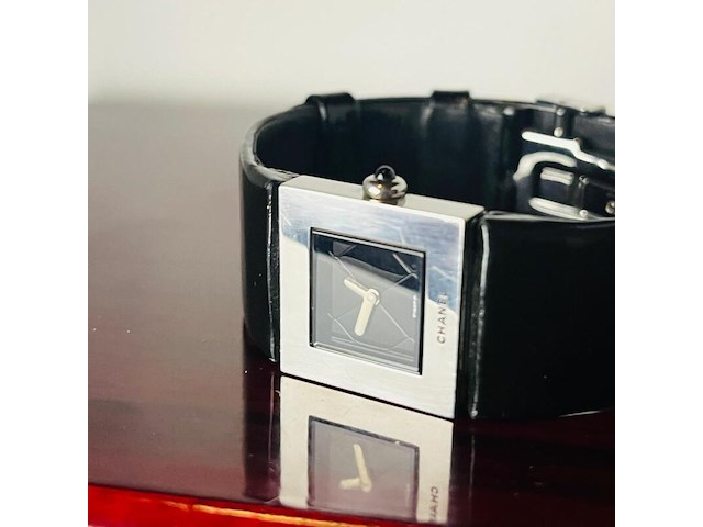 Chanel matelasse dameshorloge - inclusief doos - afbeelding 1 van  15