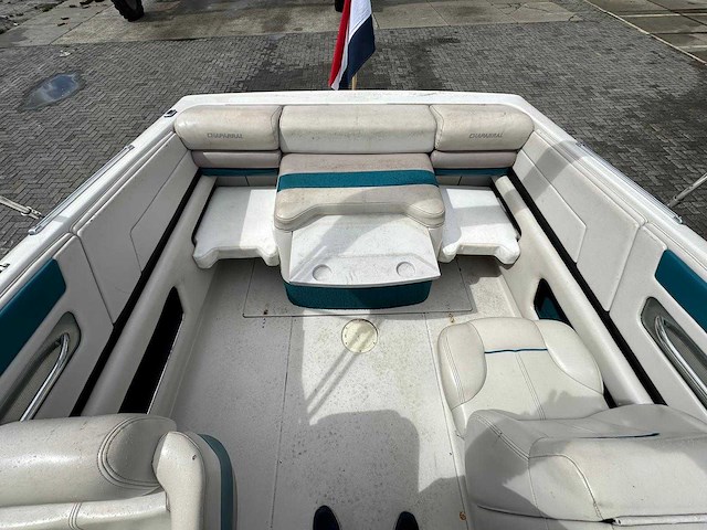 Chaparral - 1995 - 2550sx - motorjacht - afbeelding 8 van  19