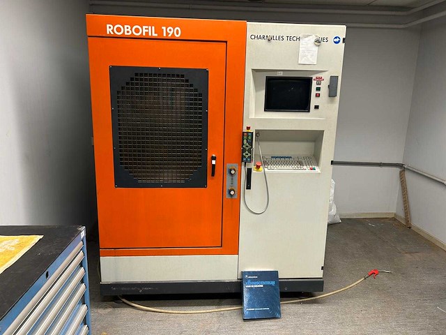 Charmilles - robofil 190 - draadvonk- en erodeermachine - afbeelding 12 van  16