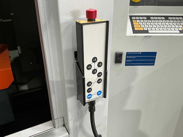 Charmilles - roboform 20 - die sinking edm machine - 1998 - afbeelding 2 van  13