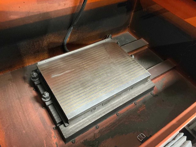 Charmilles - roboform 20 - die sinking edm machine - 1998 - afbeelding 10 van  13