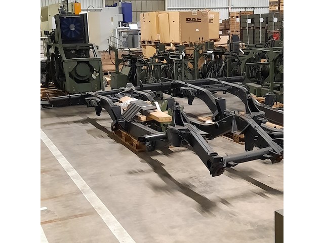 Chassis mercedes-benz - afbeelding 1 van  8