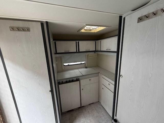 Chateau chiara trophee 380 caravan - afbeelding 9 van  18