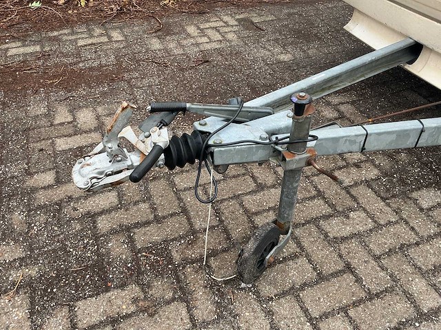 Chateau la car 380 caravan - afbeelding 11 van  12