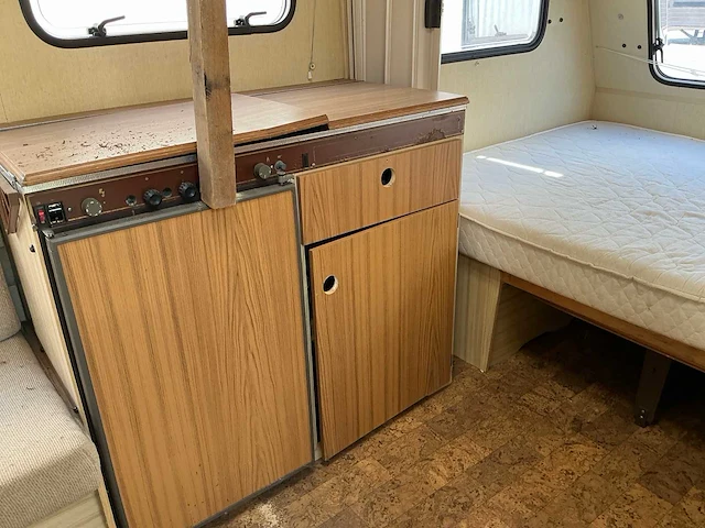 Chateau la car caravan - afbeelding 2 van  17