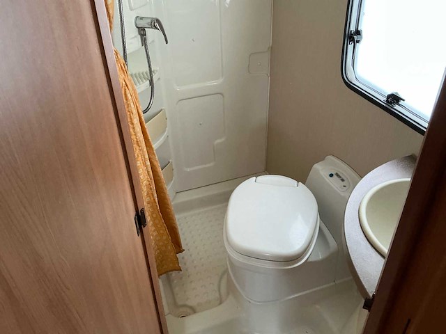 Chausson flash08m10 fiat ducato camper - afbeelding 24 van  39