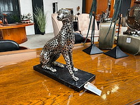 Cheetah sitting statue - afbeelding 2 van  4
