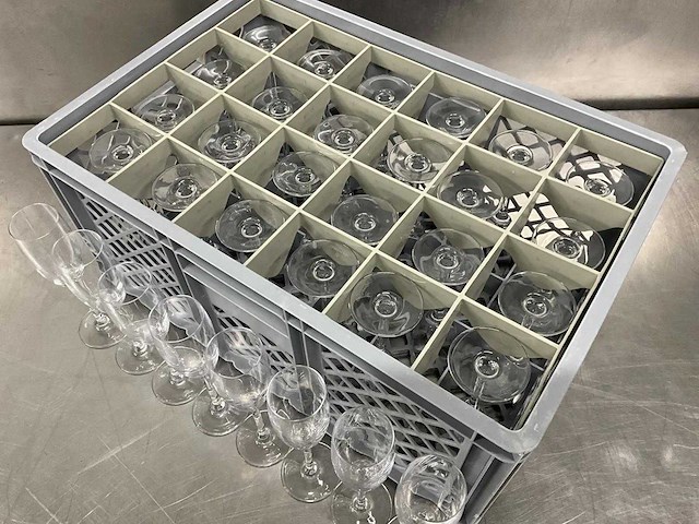 Chef & sommelier - cabernet tulip - glazenkrat met 24 champagneglazen (2x) - afbeelding 4 van  11