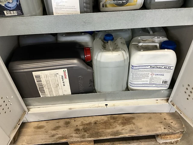 Chemi kast (met inhoud) - afbeelding 7 van  7