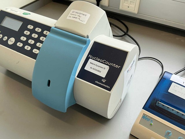 Chemometec nucleocounter geautomatiseerde celteller met printer - afbeelding 4 van  9