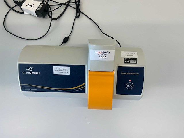 Chemometec nucleocounter nc-200 automatische celteller - afbeelding 2 van  5