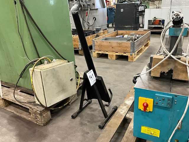 Cherrystone headless gitaar met standaard - afbeelding 2 van  3