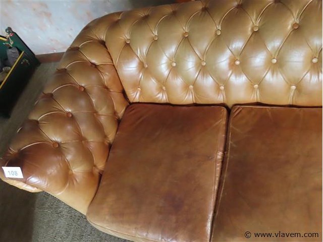 Chesterfield zetel d 90cm h 77cm b 205cm - afbeelding 4 van  9