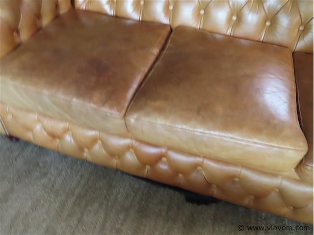 Chesterfield zetel d 90cm h 77cm b 205cm - afbeelding 5 van  9