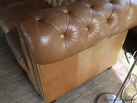Chesterfield zetel d 90cm h 77cm b 205cm - afbeelding 7 van  9