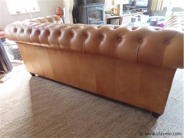 Chesterfield zetel d 90cm h 77cm b 205cm - afbeelding 9 van  9