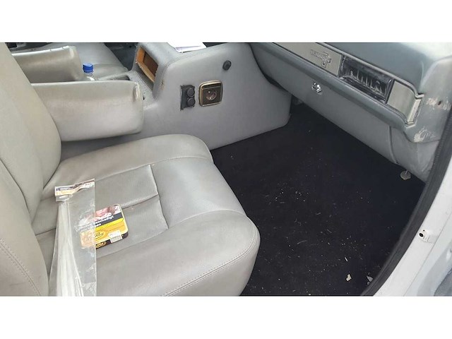 Chevrolet - 1984 - gmc - personenauto - afbeelding 4 van  19