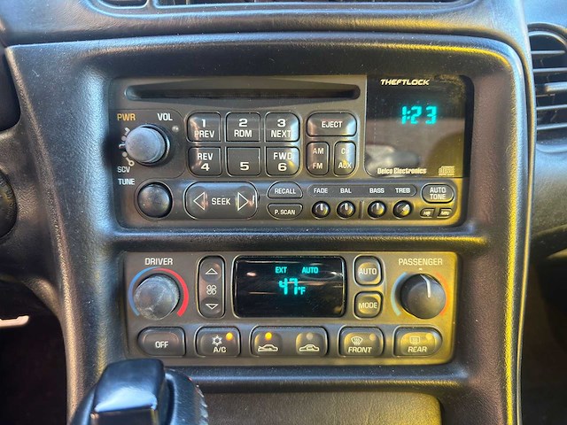 Chevrolet - 1998 - corvette c5 - 5.7 convertible a - personenauto - afbeelding 7 van  24