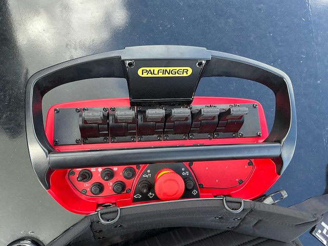 Chevrolet - 2018 - silverado - truck met elektrische palfinger kraan - afbeelding 30 van  43