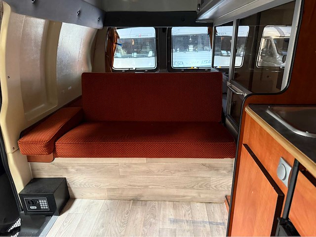 Chevrolet - chevy van - v8 - diesel - camper - 2003 - afbeelding 2 van  37