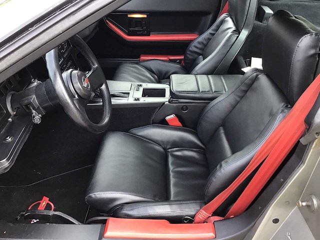 Chevrolet - corvette - c4 - oldtimer - afbeelding 2 van  34