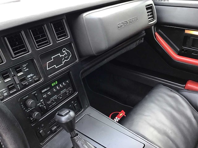 Chevrolet - corvette - c4 - oldtimer - afbeelding 4 van  34